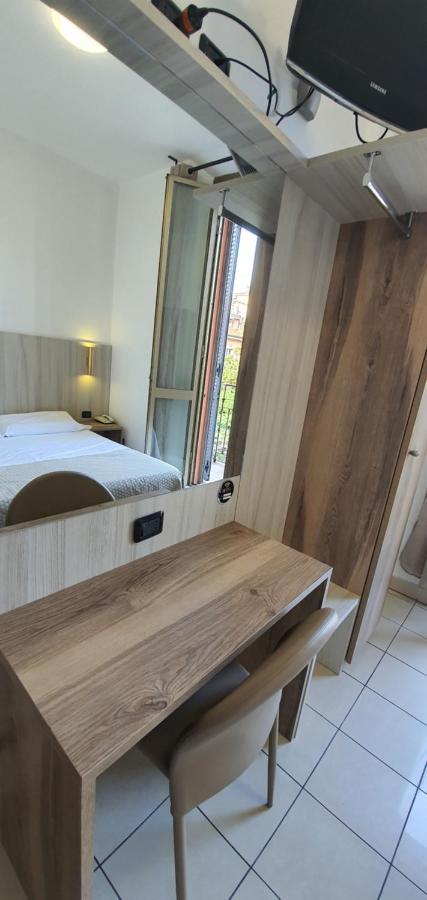 Hotel Mondial Μιλάνο Εξωτερικό φωτογραφία