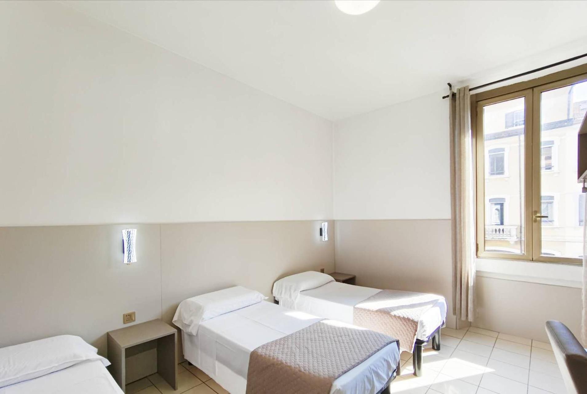 Hotel Mondial Μιλάνο Εξωτερικό φωτογραφία